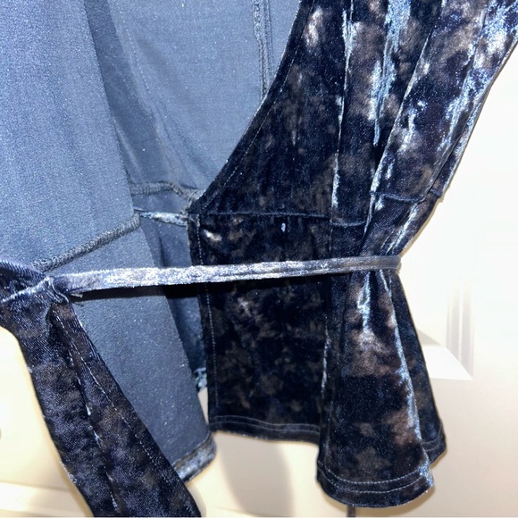 Honey Belle Velvet Tie Wrap Blouse w/ Butterfly Sleeves - Blue - Picture 3 of 7